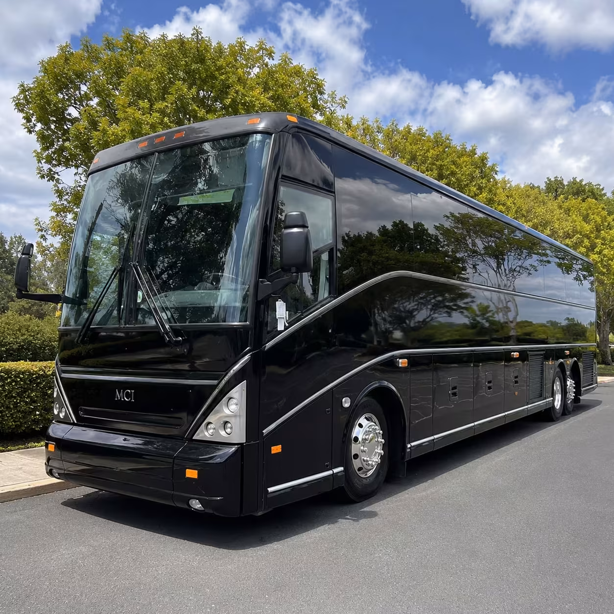 colorado springs shuttle buses for hotels and convention venues