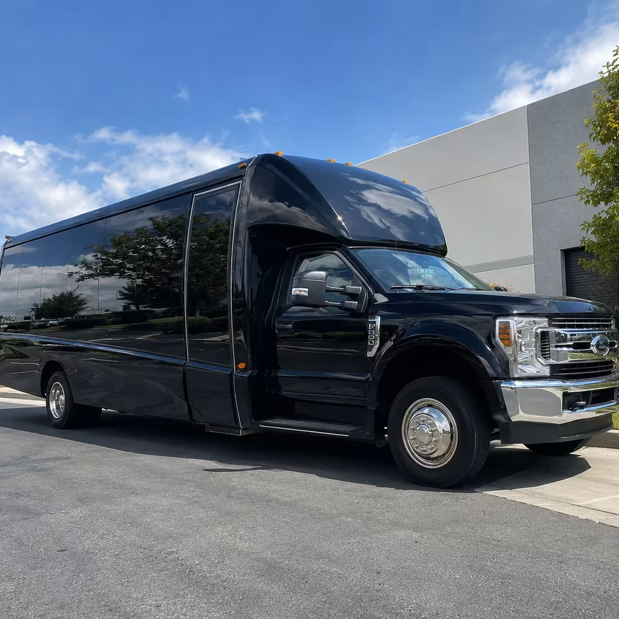 minibus rentals for red rocks shuttle groups from colorado springs